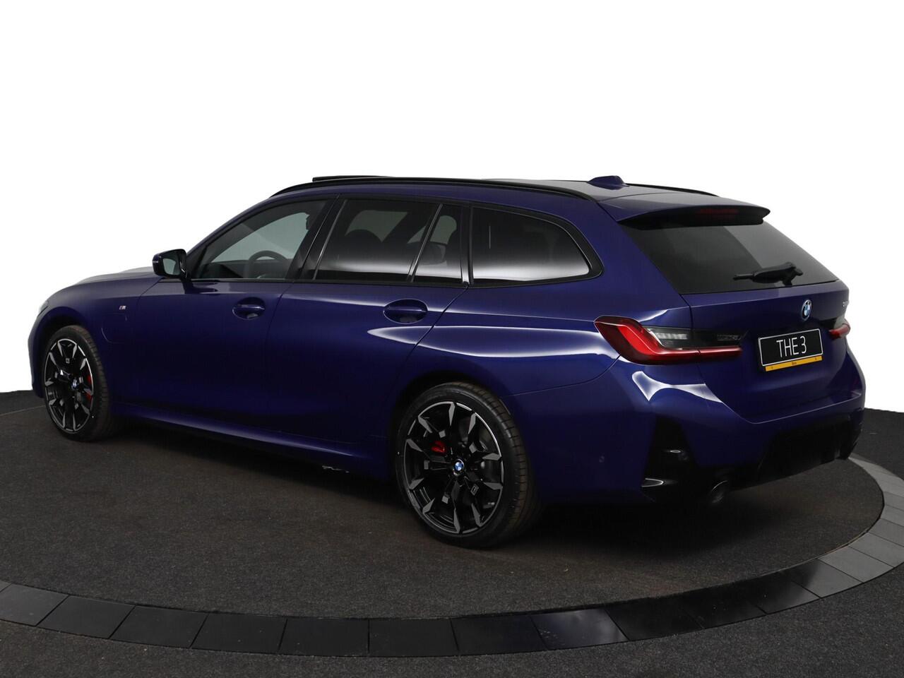 BMW 3-SERIE Touring 330e Individual Lak | M Sportpakket Pro | Innovation Pack | Comfort Pack | Trekhaak | Panoramadak