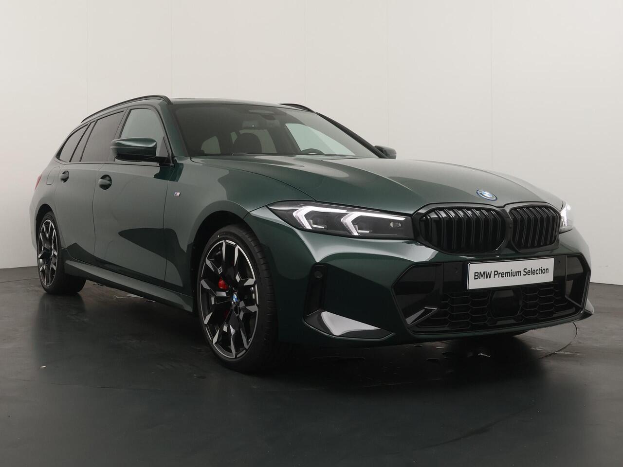 BMW 3-SERIE Touring 330e Individual Lak | M Sportpakket Pro | Innovation Pack | Comfort Pack | Trekhaak | Panoramadak