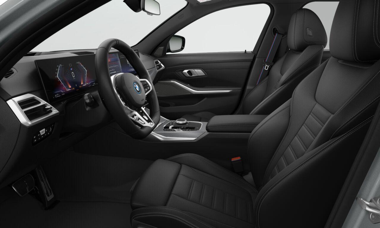 BMW 3-SERIE Touring 330e Individual Lak | M sportpakket Pro | Innovation Pack | Comfort Pack | Trekhaak | Panoramadak