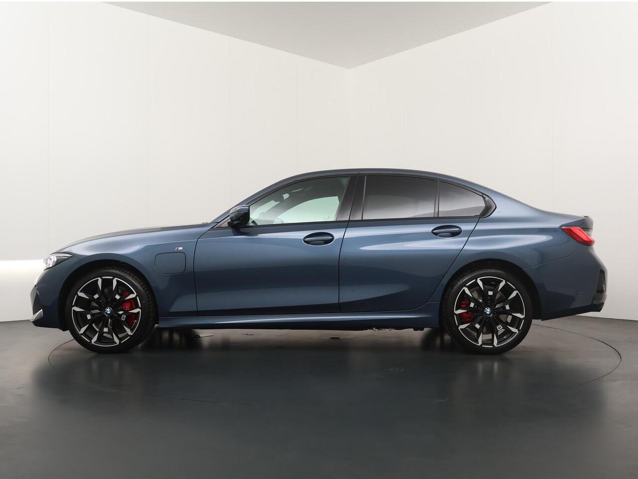 BMW 3-SERIE 330e | M-Sport pakket | Panoramadak | Adaptive Cruise | HiFi | Comfort Access | Ekris Selection