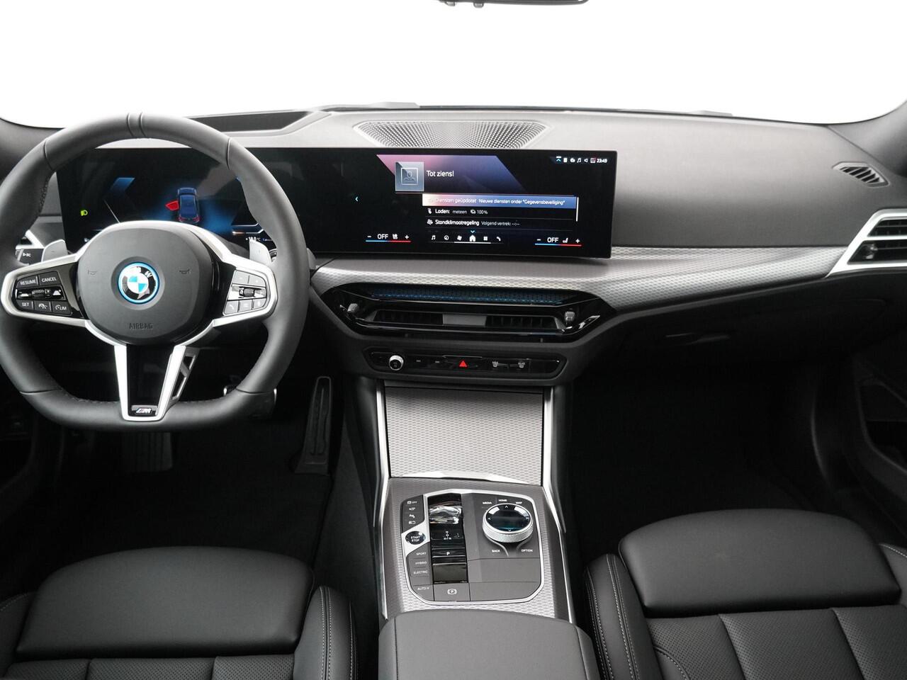 BMW 3-SERIE 330e | M-Sport pakket | Panoramadak | Adaptive Cruise | HiFi | Comfort Access | Ekris Selection