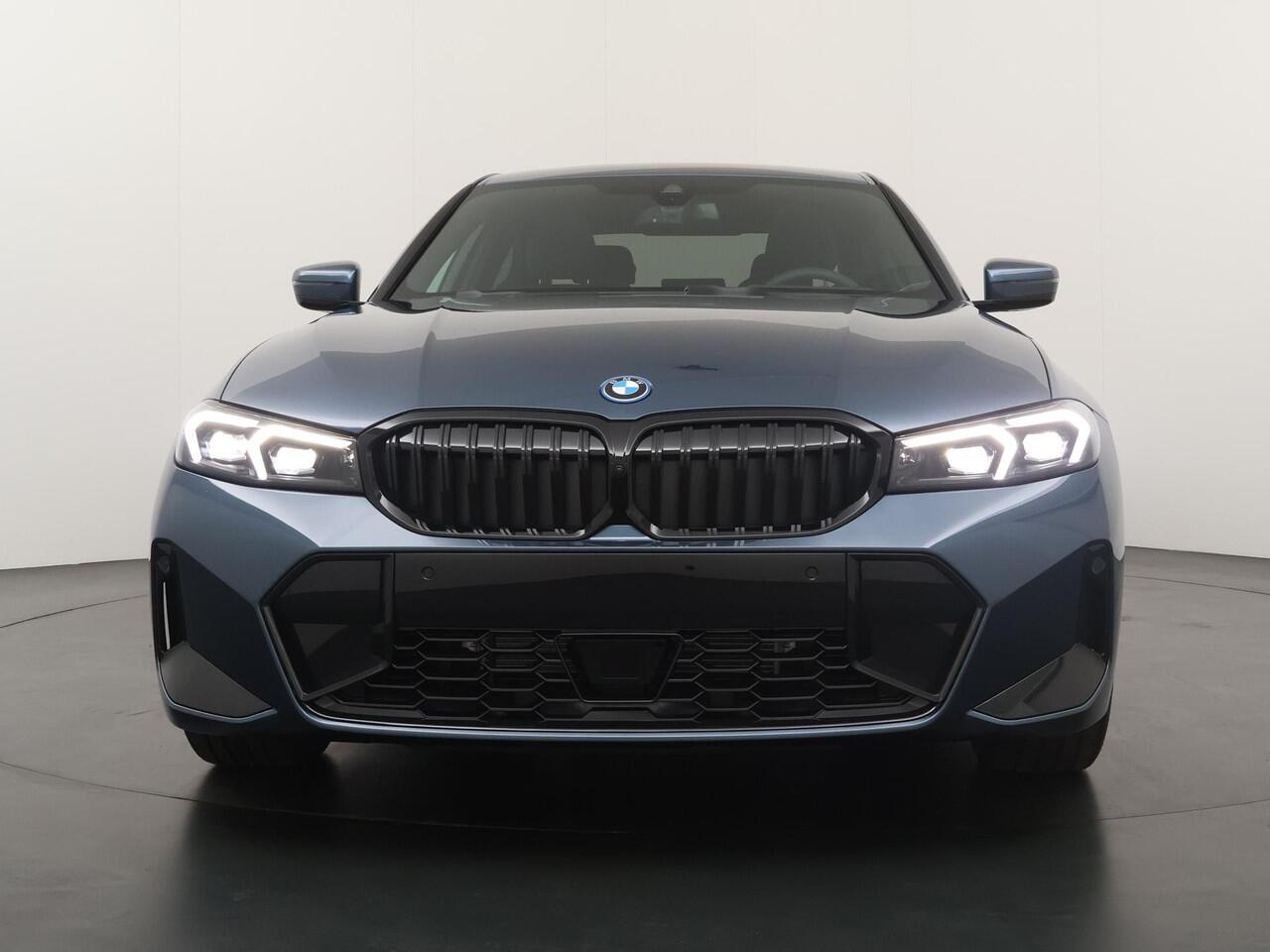 BMW 3-SERIE 330e | M-Sport pakket | Panoramadak | Adaptive Cruise | HiFi | Comfort Access | Ekris Selection