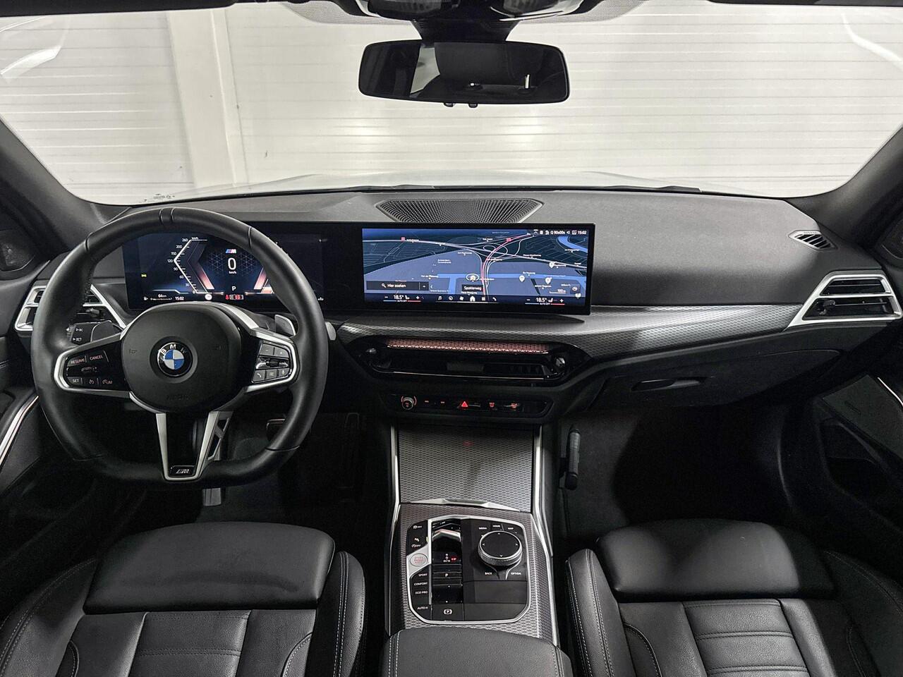 BMW 3-SERIE Sedan 330i xDrive | M-Sport | M-Performance Parts | Comfort Pack | Harman/Kardon | Comfort Access