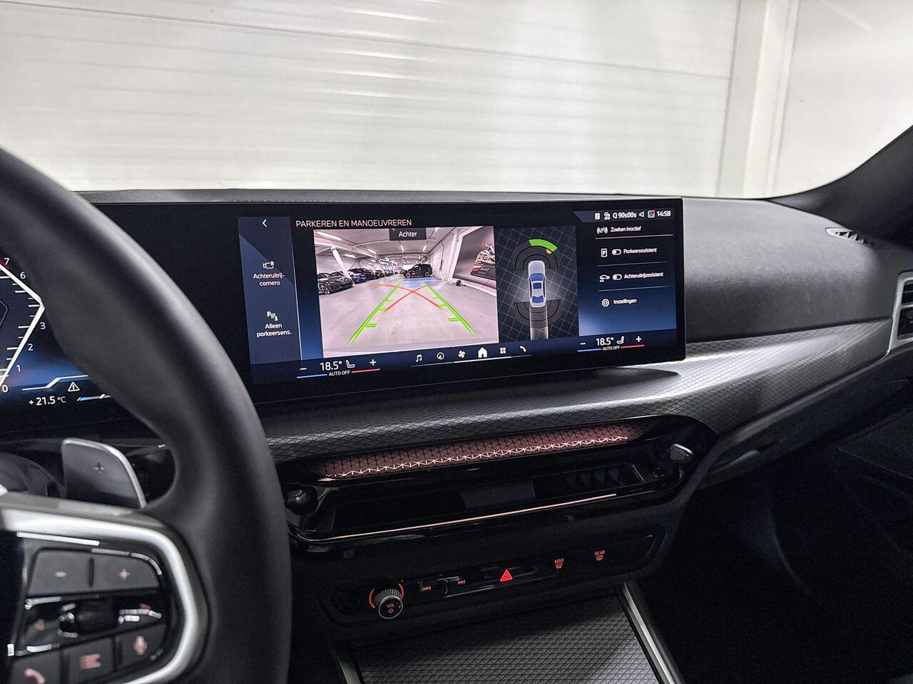 BMW 3-SERIE Sedan 330i xDrive | M-Sport | M-Performance Parts | Comfort Pack | Harman/Kardon | Comfort Access