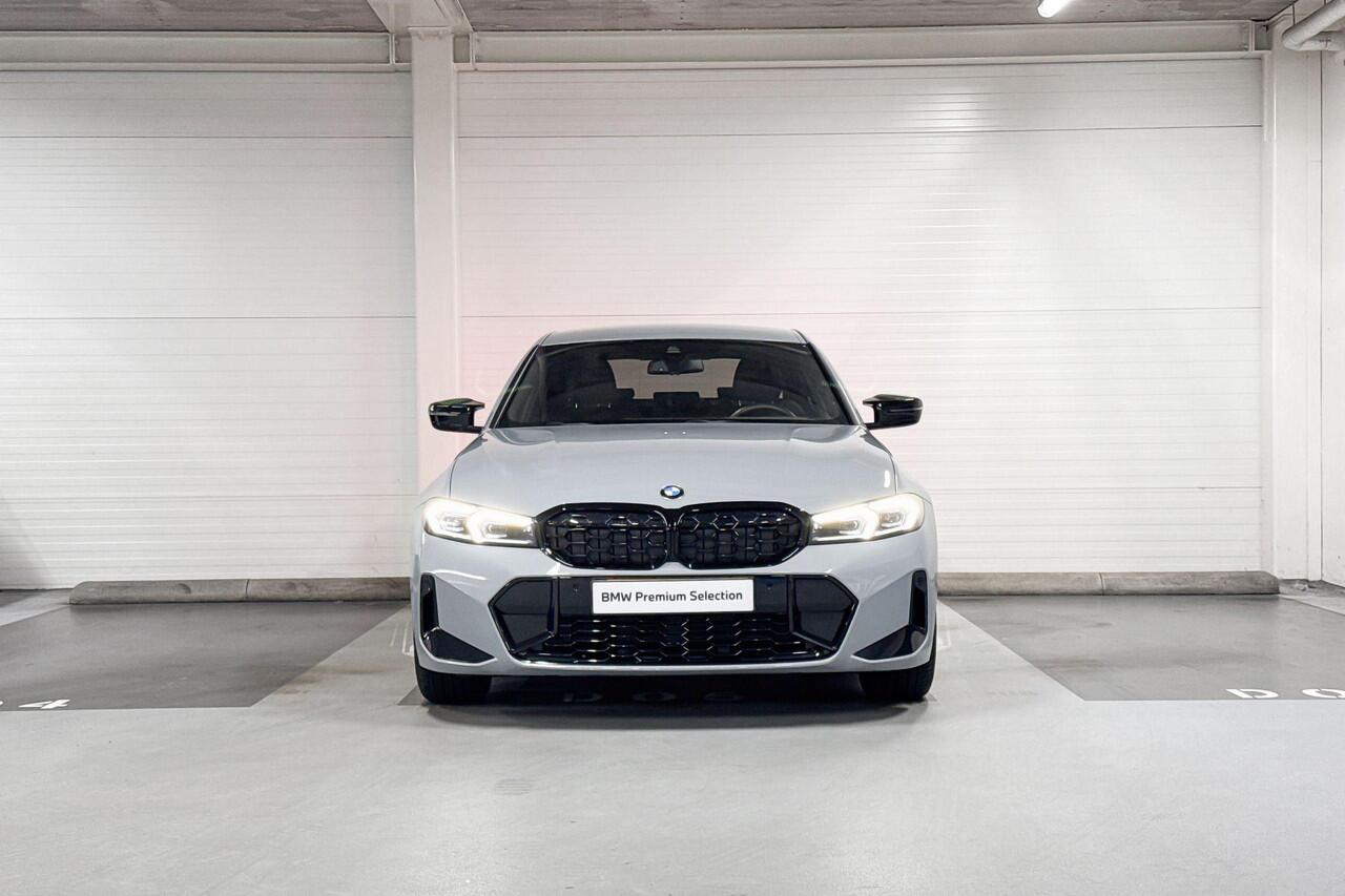 BMW 3-SERIE Sedan 330i xDrive | M-Sport | M-Performance Parts | Comfort Pack | Harman/Kardon | Comfort Access