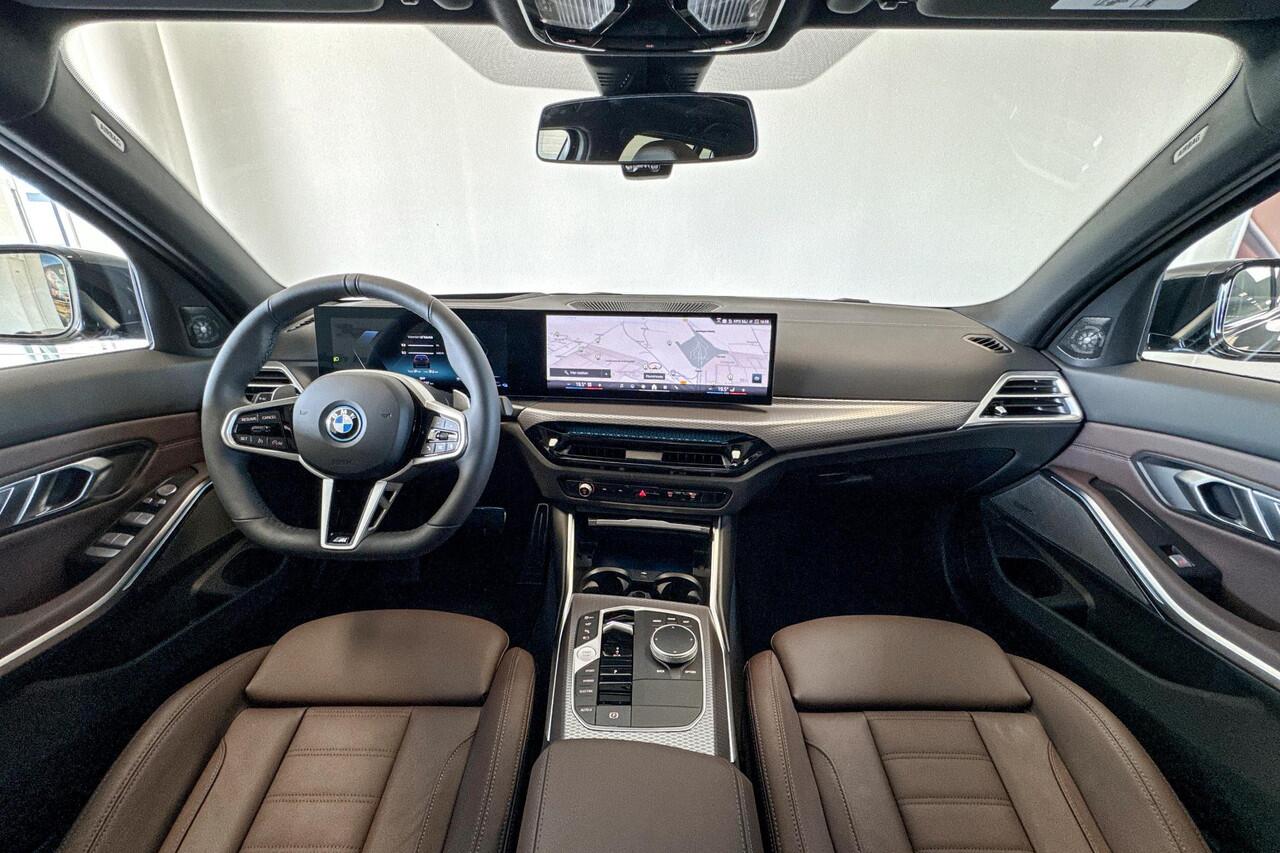 BMW 3-SERIE Touring 330e | M Sport | Harman Kardon | Head-up Display | Trekhaak |