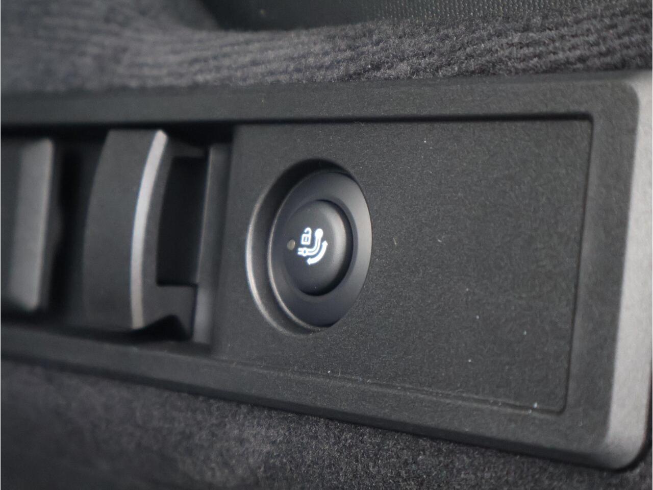 BMW 3-SERIE Touring 330e M Sportpakket Pro/ Stuurwiel verwarmd/ Comfort Access/ panoramadak/ Stoelverwarming/ Elektrische Trekhaak/ Active Cruise Control | Ekris Selection