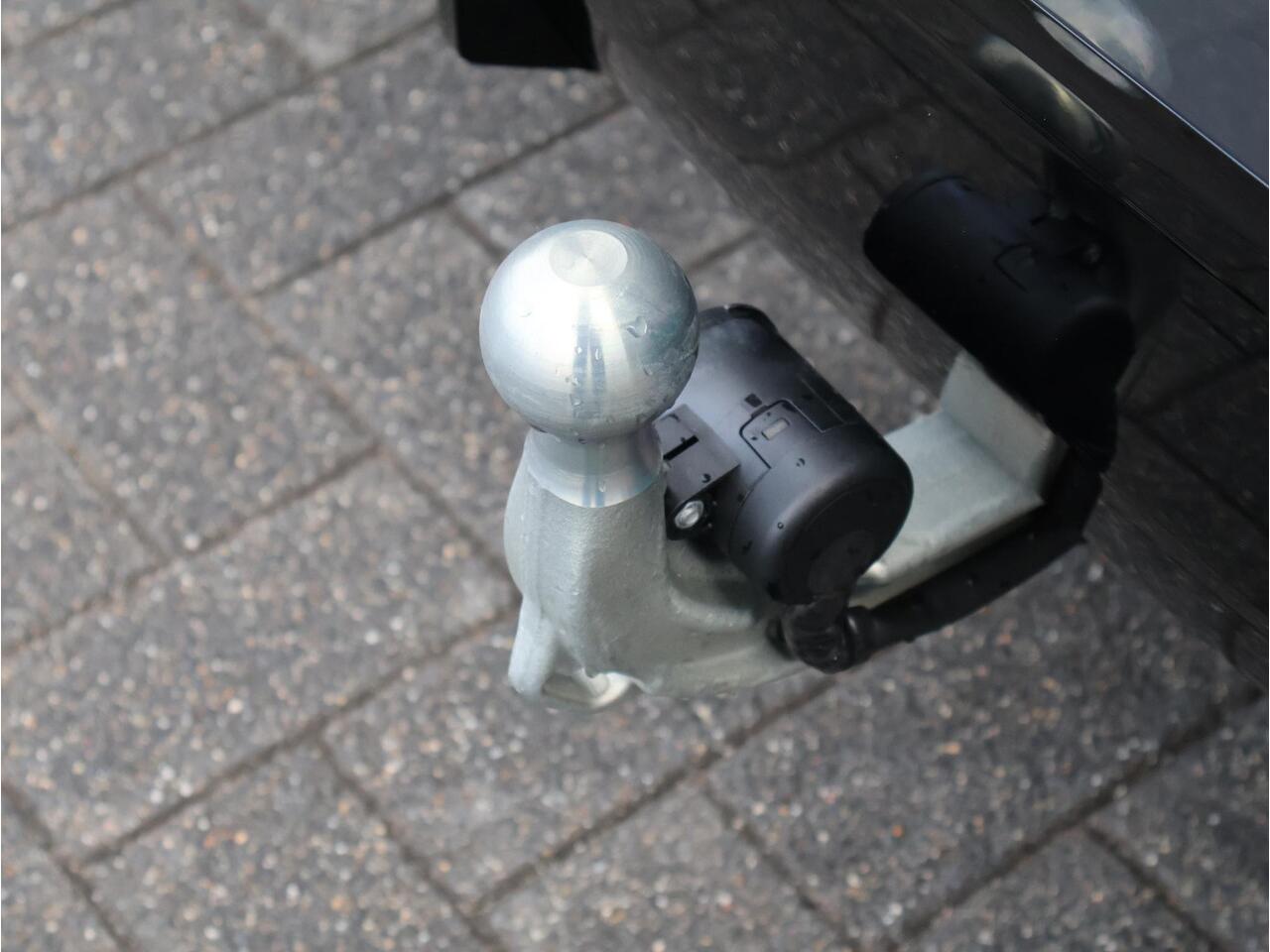 BMW 3-SERIE Touring 330e M Sportpakket Pro/ Stuurwiel verwarmd/ Comfort Access/ panoramadak/ Stoelverwarming/ Elektrische Trekhaak/ Active Cruise Control | Ekris Selection