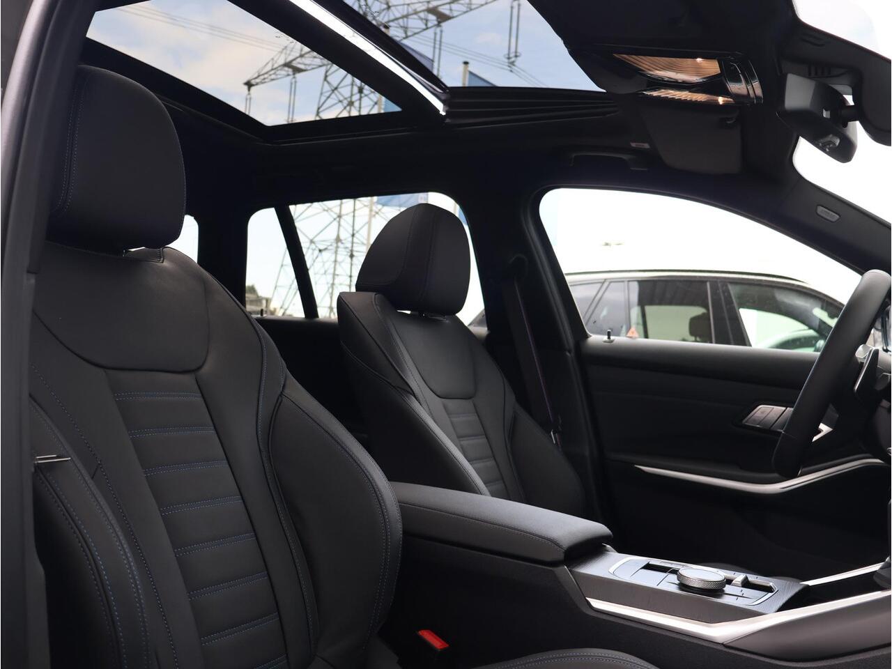 BMW 3-SERIE Touring 330e M Sportpakket Pro/ Stuurwiel verwarmd/ Comfort Access/ panoramadak/ Stoelverwarming/ Elektrische Trekhaak/ Active Cruise Control | Ekris Selection