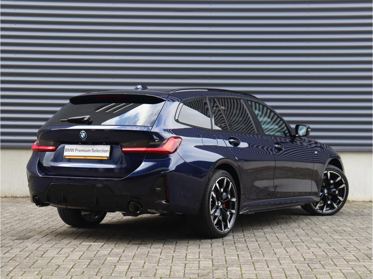 BMW 3-SERIE Touring 330e | High Executive | M Sportpakket Pro | Panodak | Head-Up | Elektr. Stoelen | Harman Kardon | Parking Assistant Plus | Adaptive Cruise Control | 19'' LMV