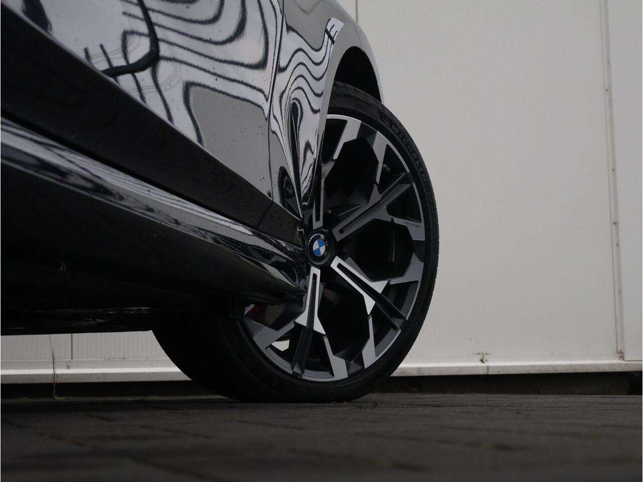 BMW 3-SERIE Touring 330e M Sportpakket Pro/ Stuurwiel verwarming/ Comfort Access/ Elektrische Trekhaak/ panoramadak/ Sportstoelen/ Stoelverwarming/ Active Cruise Control/ Harman Kardon / Ekris Selection