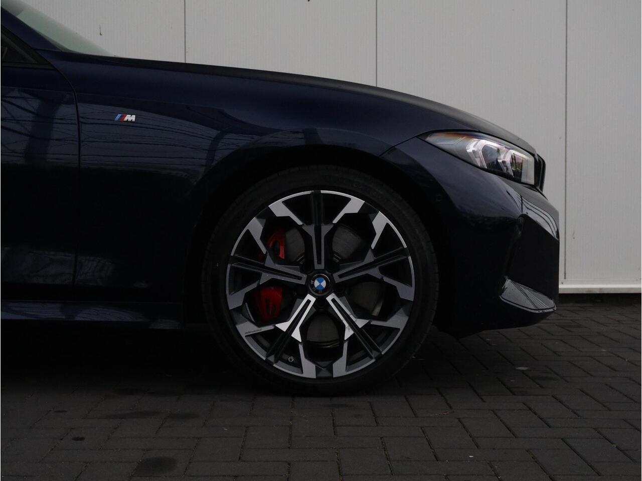 BMW 3-SERIE Touring 330e M Sportpakket Pro/ Stuurwiel verwarming/ Comfort Access/ Elektrische Trekhaak/ panoramadak/ Sportstoelen/ Stoelverwarming/ Active Cruise Control/ Harman Kardon / Ekris Selection