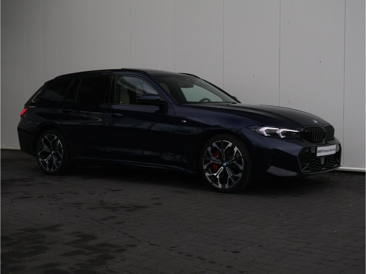 BMW 3-SERIE Touring 330e M Sportpakket Pro/ Stuurwiel verwarming/ Comfort Access/ Elektrische Trekhaak/ panoramadak/ Sportstoelen/ Stoelverwarming/ Active Cruise Control/ Harman Kardon / Ekris Selection