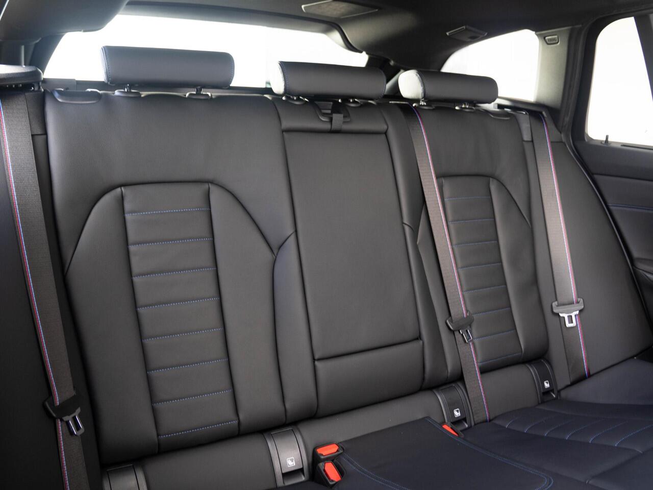 BMW 3-SERIE Touring 330e | M Sportpakket Pro | Innovation Pack | Verwarmd Stuurwiel | Comfort Access | Panoramadak | Stoelverwarming | Harman Kardon | Trekhaak | Ekris Selection