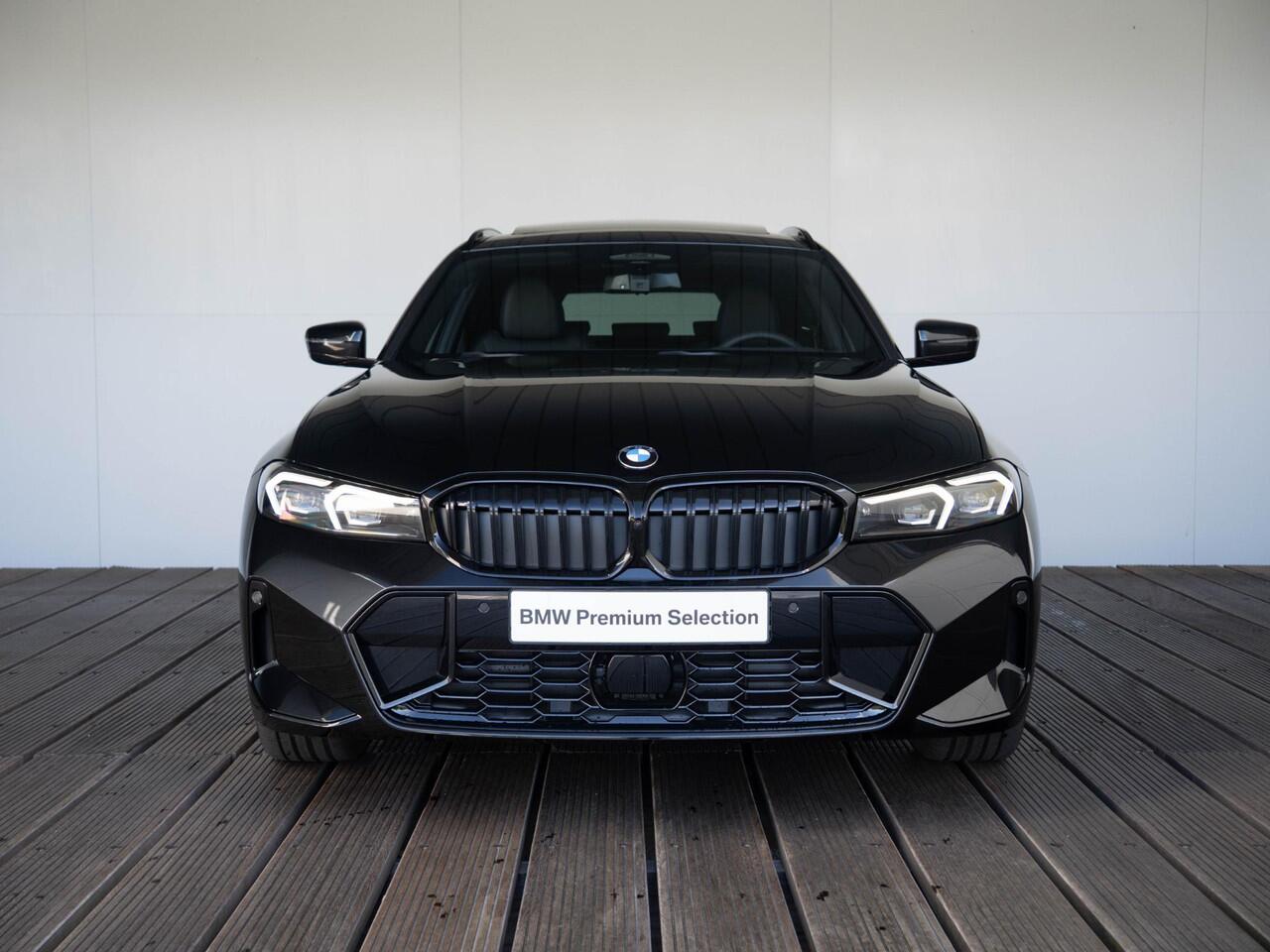 BMW 3-SERIE Touring 330e | M Sportpakket Pro | Innovation Pack | Verwarmd Stuurwiel | Comfort Access | Panoramadak | Stoelverwarming | Harman Kardon | Trekhaak | Ekris Selection