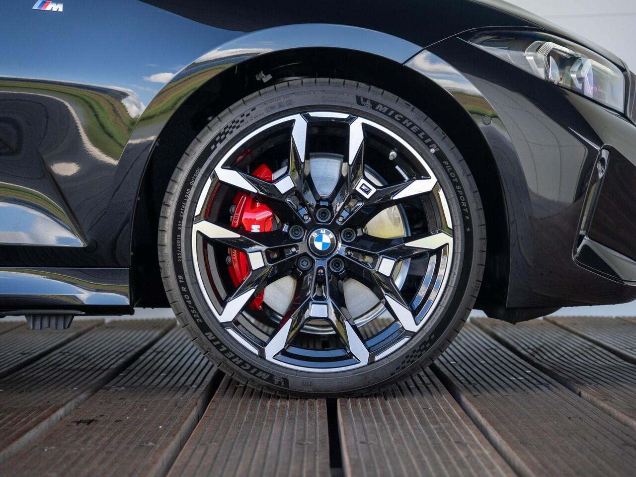 BMW 3-SERIE Touring 330e | M Sportpakket Pro | Innovation Pack | Verwarmd Stuurwiel | Comfort Access | Panoramadak | Stoelverwarming | Harman Kardon | Trekhaak | Ekris Selection