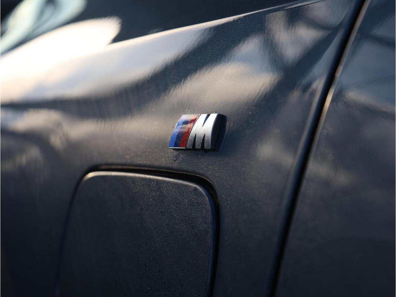 BMW 3-SERIE Touring 330e M Sportpakket Pro | Stuurwiel Verwarming | Comfort Access | Elektrische Trekhaak | Panoramadak | Driving Assistant Professional | Stoelverwarming | Harman-Kardon | Ekris Selection