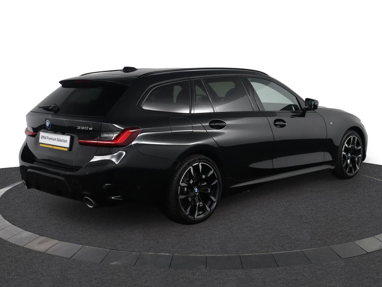 BMW 3-SERIE Touring 330e M Sportpakket | Comfort Access | Harman Kardon | Achteruitrijcamera