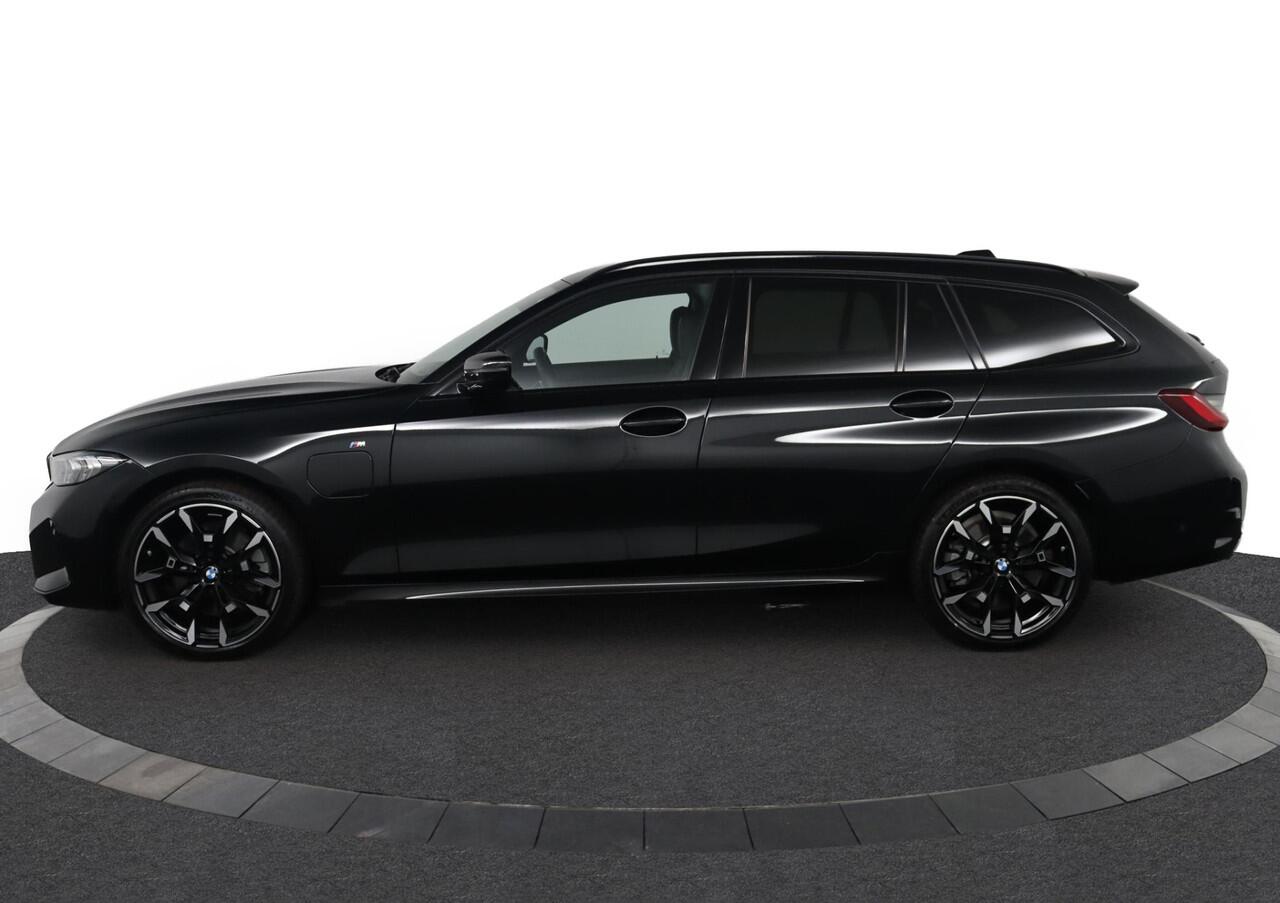 BMW 3-SERIE Touring 330e M Sportpakket | Comfort Access | Harman Kardon | Achteruitrijcamera