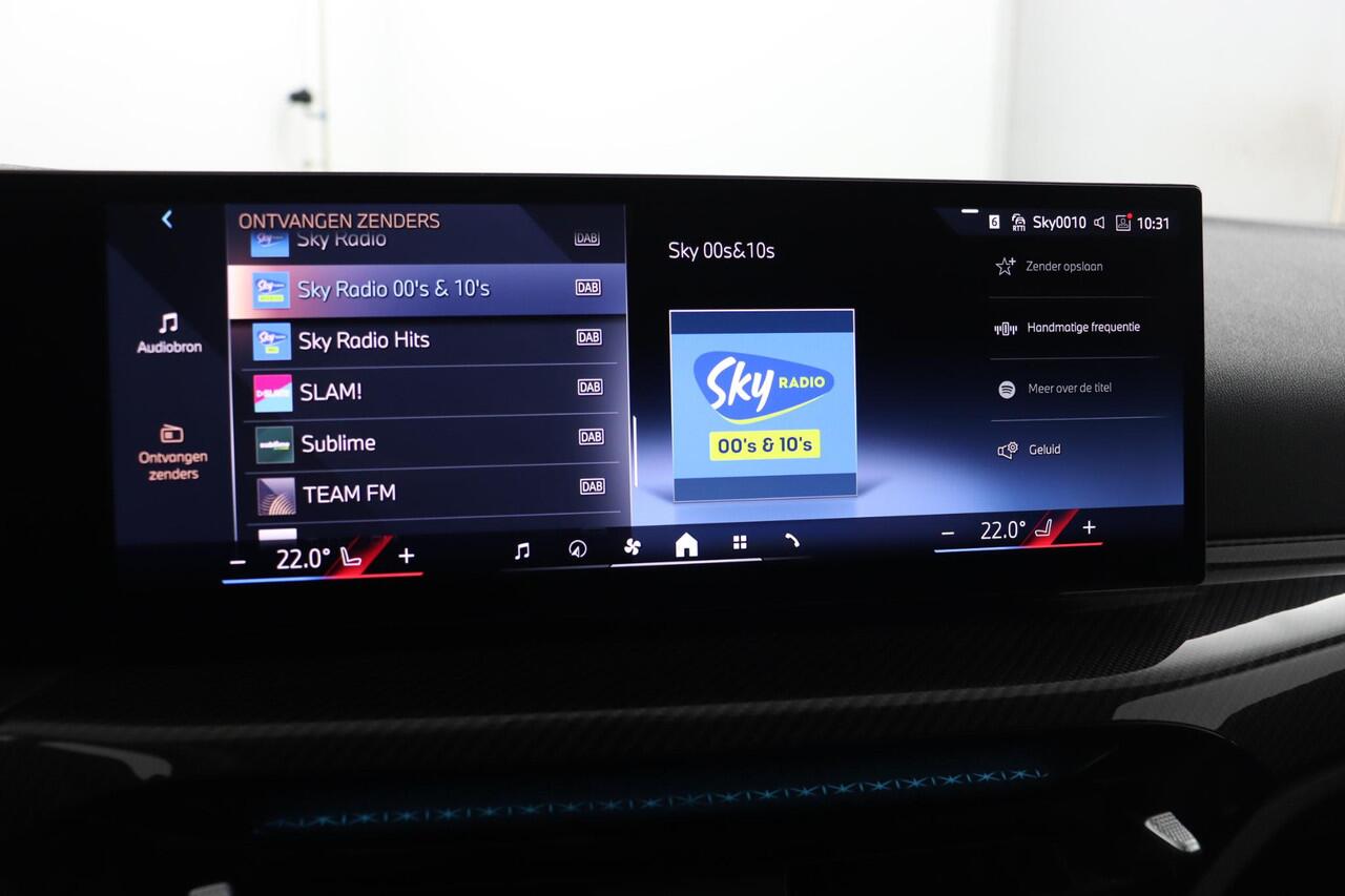 BMW 3-SERIE Touring 330e M Sportpakket | Comfort Access | Harman Kardon | Achteruitrijcamera