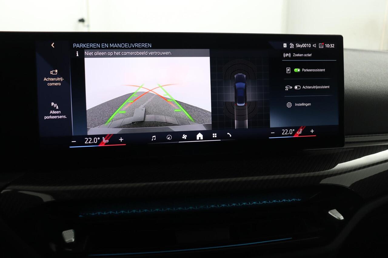 BMW 3-SERIE Touring 330e M Sportpakket | Comfort Access | Harman Kardon | Achteruitrijcamera