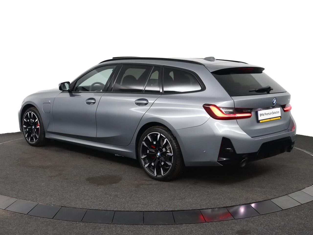 BMW 3-SERIE Touring 330e M Sportpakket Pro | Trekhaak | Panoramadak | Active Cruise Control | Harman Kardon | Ekris Selection