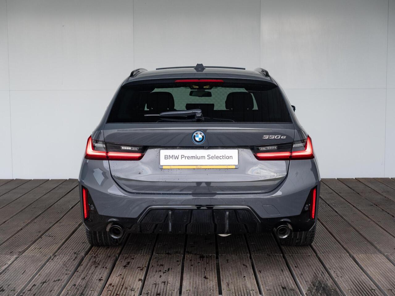 BMW 3-SERIE Touring 330e | M Sportpakket Pro | Innovation Pack | Verwarmd Stuurwiel | Comfort Access | Panoramadak | Stoelverwarming | Harman Kardon | Trekhaak | Ekris Selection