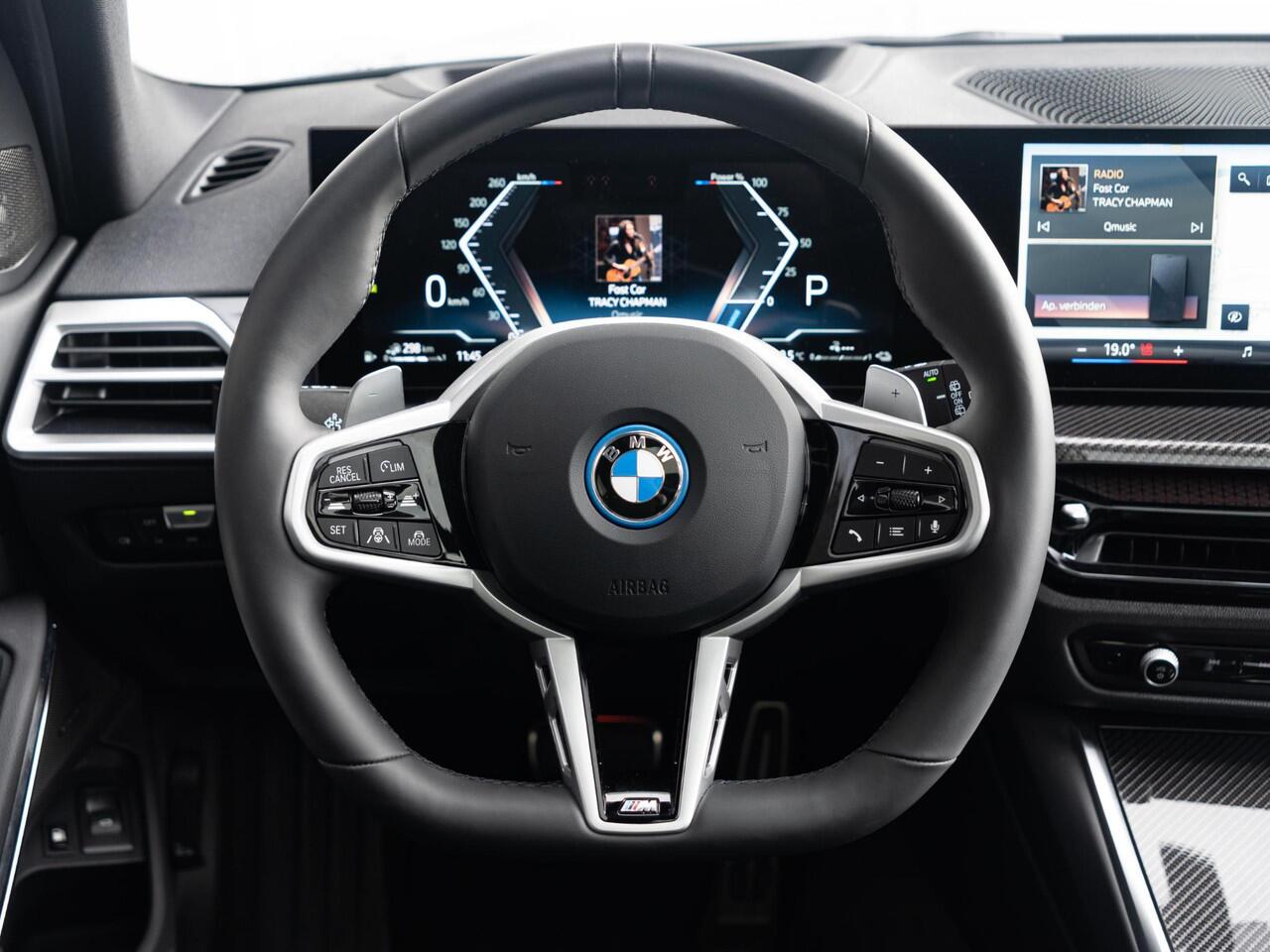 BMW 3-SERIE Touring 330e | M Sportpakket Pro | Innovation Pack | Verwarmd Stuurwiel | Comfort Access | Panoramadak | Stoelverwarming | Harman Kardon | Trekhaak | Ekris Selection