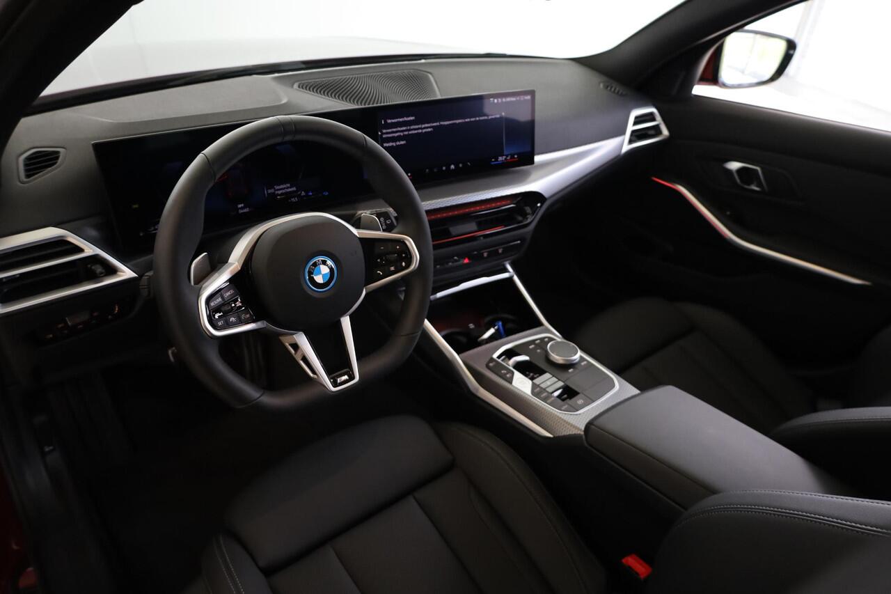 BMW 3-SERIE Touring 330e | M Sportpakket | Comfort Pack | Panorama dak | Trekhaak