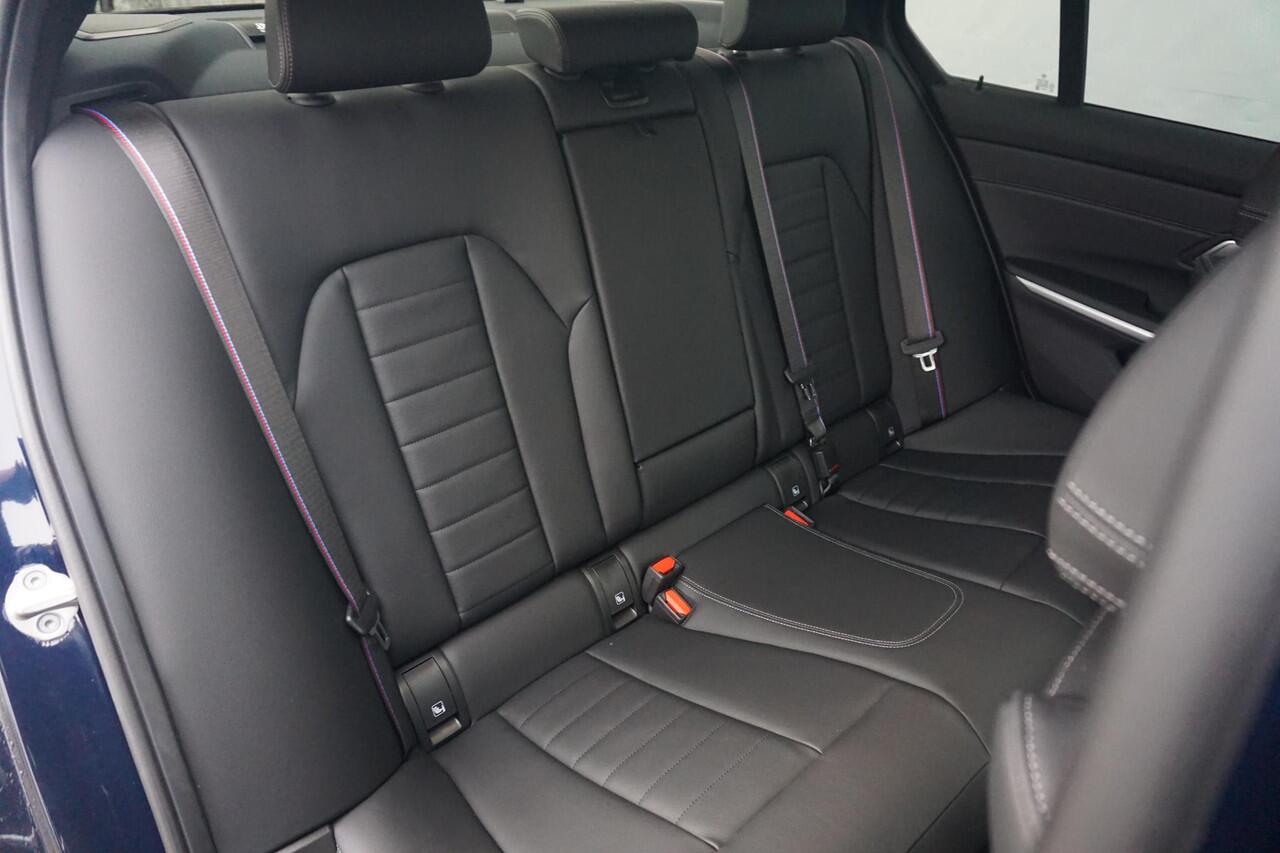 BMW 3-SERIE 330e M Sport Pro Glazen Panoramadak | Innovation Pack | Harman Kardon | Comfort Access | Trekhaak Elektrisch | Stoel- én stuurverwarming | Ekris Selection