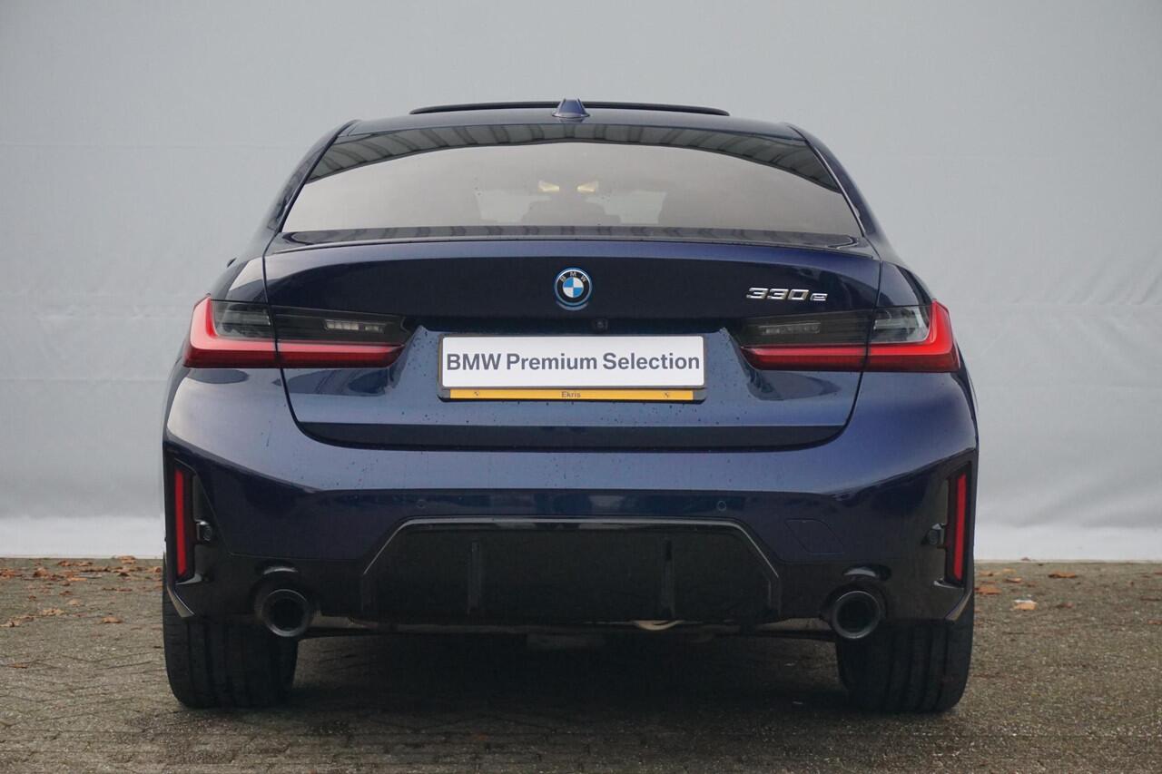 BMW 3-SERIE 330e M Sport Pro Glazen Panoramadak | Innovation Pack | Harman Kardon | Comfort Access | Trekhaak Elektrisch | Stoel- én stuurverwarming | Ekris Selection