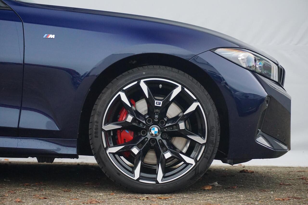 BMW 3-SERIE 330e M Sport Pro Glazen Panoramadak | Innovation Pack | Harman Kardon | Comfort Access | Trekhaak Elektrisch | Stoel- én stuurverwarming | Ekris Selection