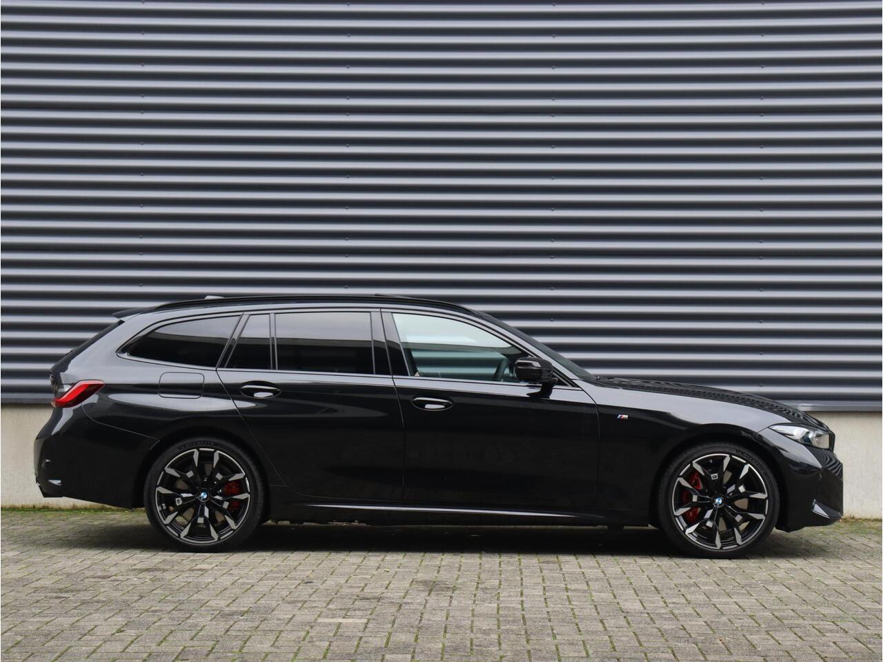 BMW 3-SERIE Touring 330e | M Sportpakket Pro | Panodak | Harman Kardon | Trekhaak | Comfort Access | Adaptive Cruise Control | Adaptieve LED Koplampen | 19'' LMV | Ekris Selection