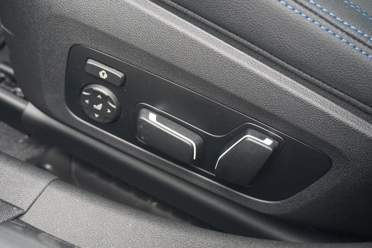 BMW 3-SERIE Touring 330e M Sportpakket Pro 19'' / Harman Kardon / Panoramadak / Driving Assistant Professional / Ekris Selection