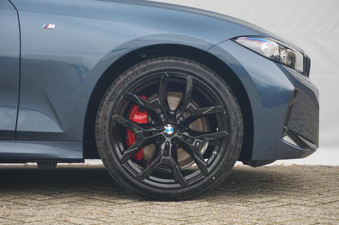 BMW 3-SERIE Touring 330e M Sportpakket Pro 19'' / Harman Kardon / Panoramadak / Driving Assistant Professional / Ekris Selection