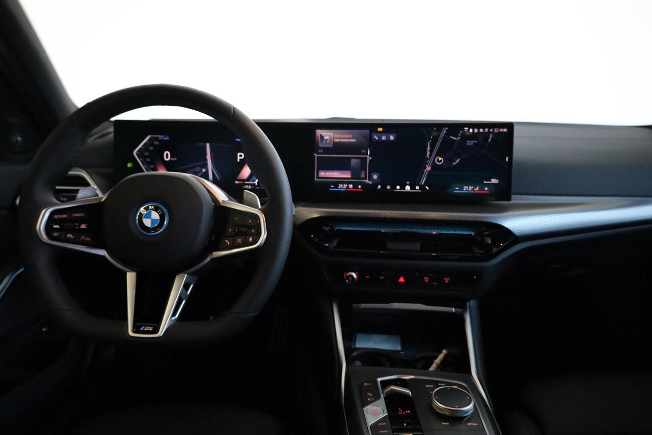 BMW 3-SERIE 330e Sedan | M Sportpakket | Comfort Pack | Elektr. Trekhaak | Ekris Selection