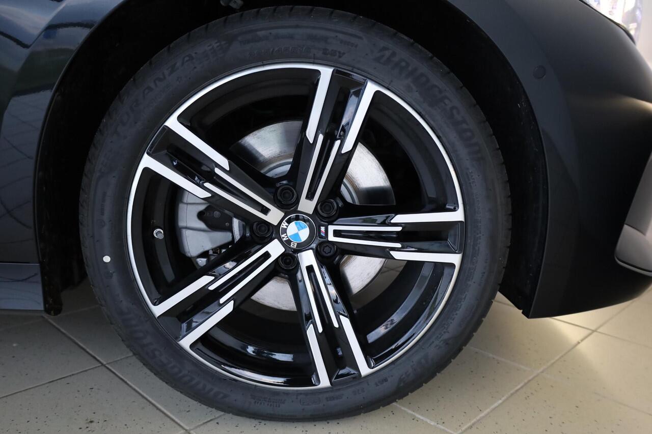 BMW 3-SERIE 330e Sedan | M Sportpakket | Comfort Pack | Elektr. Trekhaak | Ekris Selection
