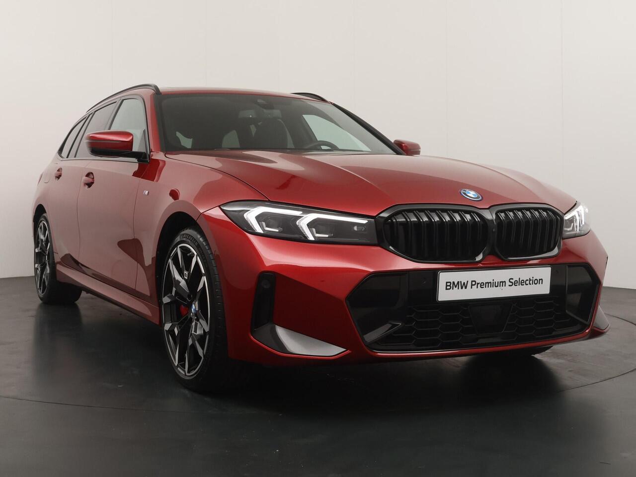 BMW 3-SERIE Touring 330e xDrive | M-Sport Pro | Head-Up | Adaptive Cruise | Trekhaak | Panoramadak | HiFi