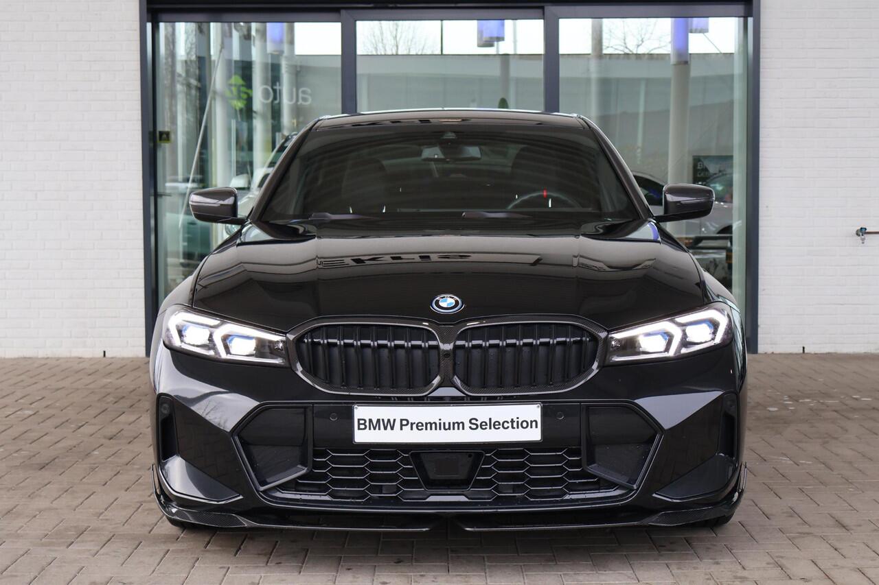 BMW 3-SERIE Sedan 330e | M Sportpakket | Comfort Pack | Stoelverwarming | Trekhaak | Active Cruise Control