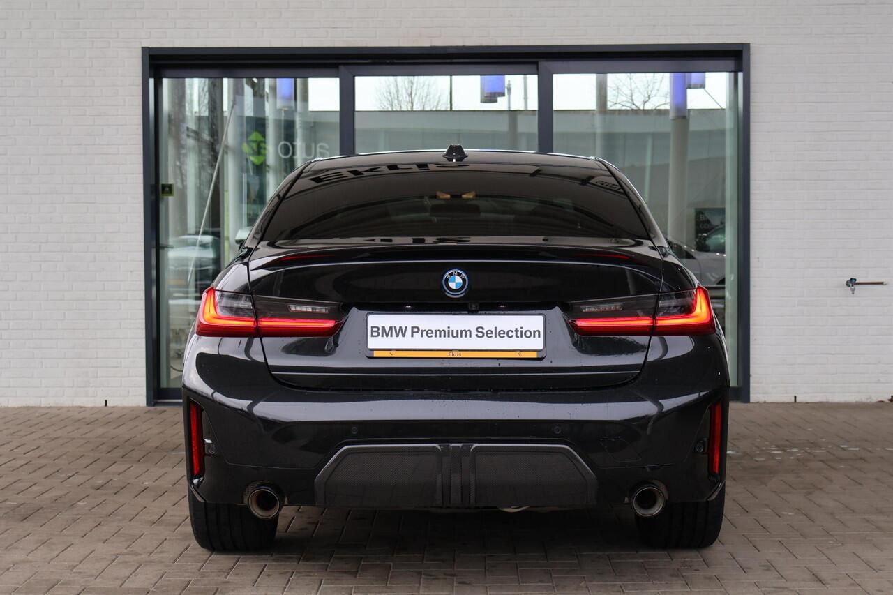 BMW 3-SERIE Sedan 330e | M Sportpakket | Comfort Pack | Stoelverwarming | Trekhaak | Active Cruise Control