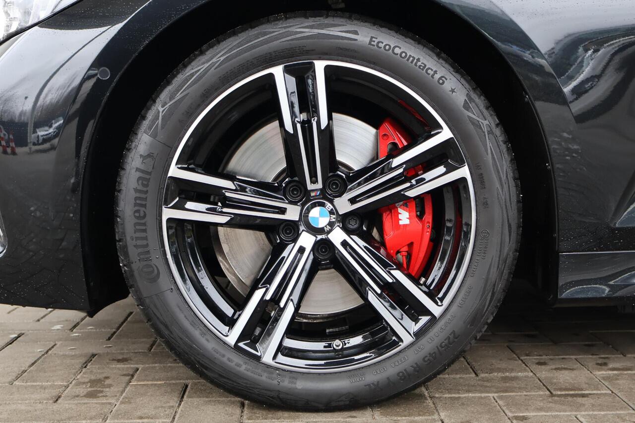 BMW 3-SERIE Touring 320i | M Sportpakket Pro | Comfort Pack | Driving Assistant | Innovation Pack | Trekhaak