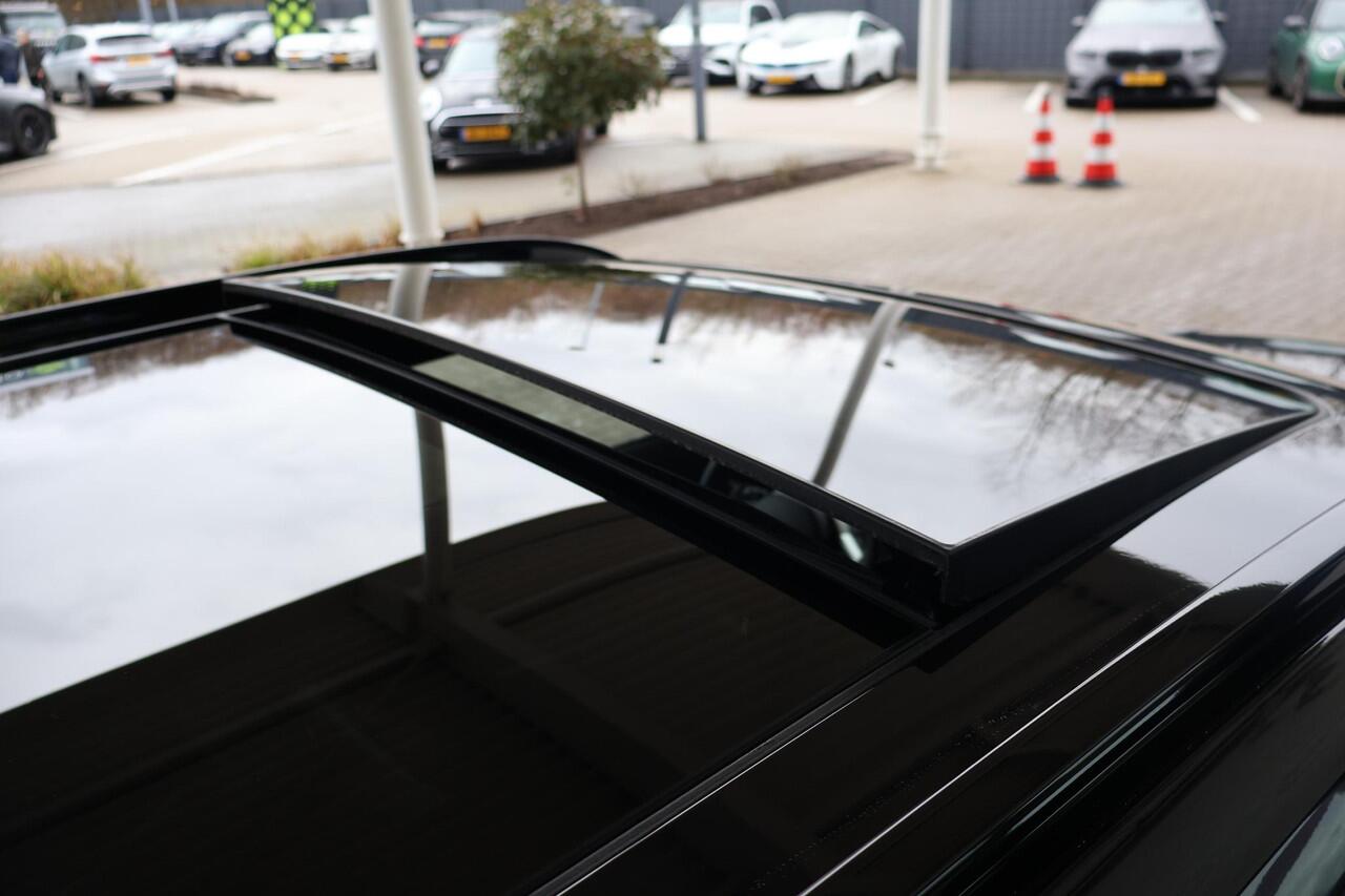 BMW 3-SERIE Touring 320i | M Sportpakket Pro | Comfort Pack | Driving Assistant | Innovation Pack | Trekhaak