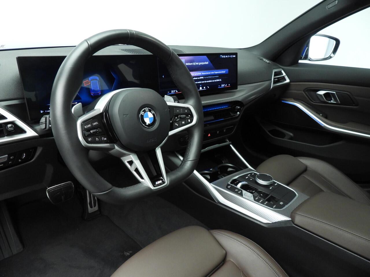 BMW 3-SERIE Touring 318i | M-Sportpakket | LED | Leder | Navigatie | Schuifdak | Trekhaak | Stoelverwarming | DAB | Alu 19 inch