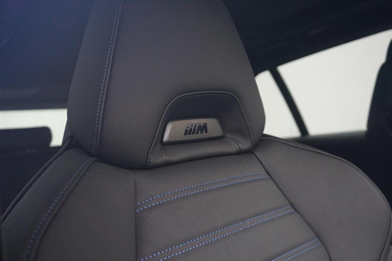 BMW 3-SERIE Touring 330e M Sportpakket Pro 19'' / Panoramadak / Harman Kardon / Driving Assistant Professional / Elektrisch verstelbare stoelen / Trekhaak / Ekris Selection