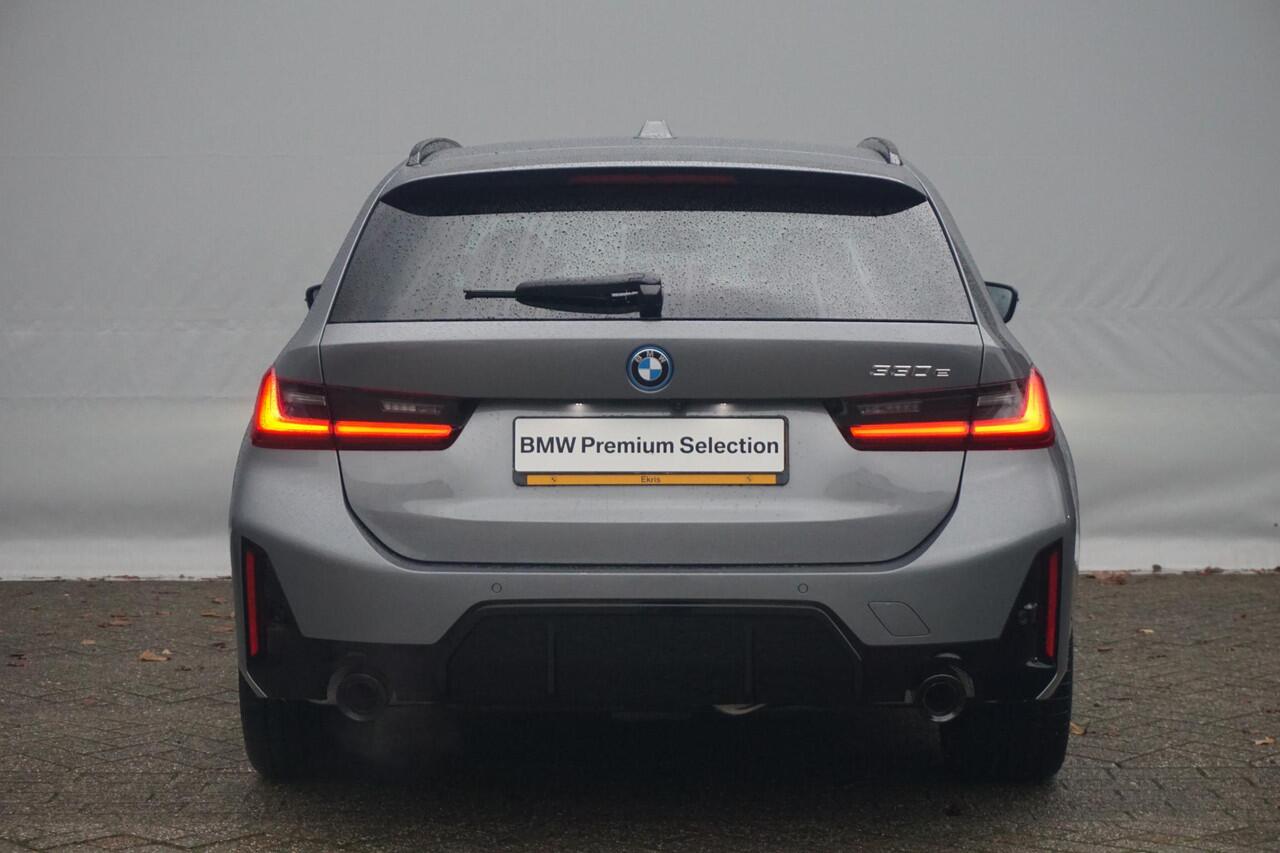 BMW 3-SERIE Touring 330e M Sportpakket Pro 19'' / Panoramadak / Harman Kardon / Driving Assistant Professional / Elektrisch verstelbare stoelen / Trekhaak / Ekris Selection