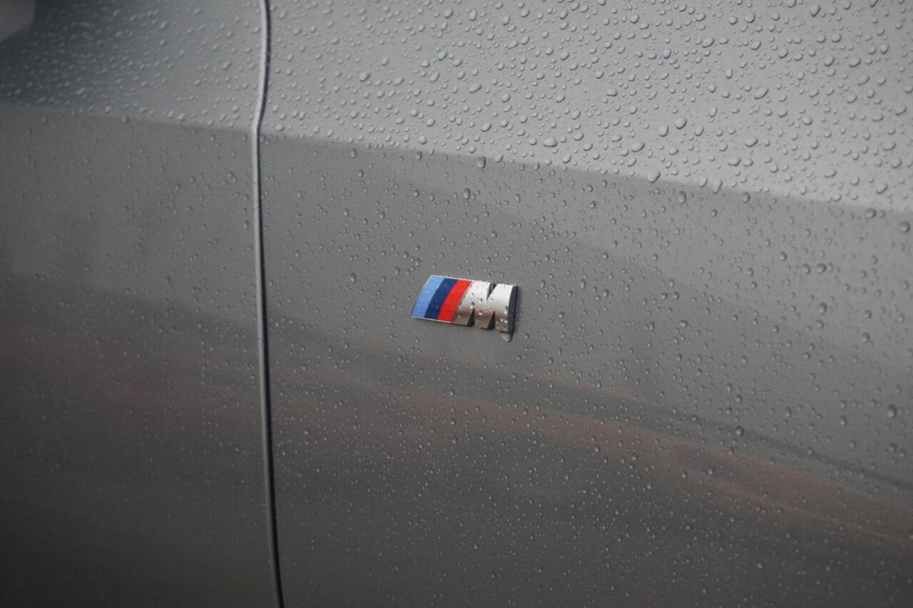 BMW 3-SERIE Touring 330e M Sportpakket Pro 19'' / Panoramadak / Harman Kardon / Driving Assistant Professional / Elektrisch verstelbare stoelen / Trekhaak / Ekris Selection