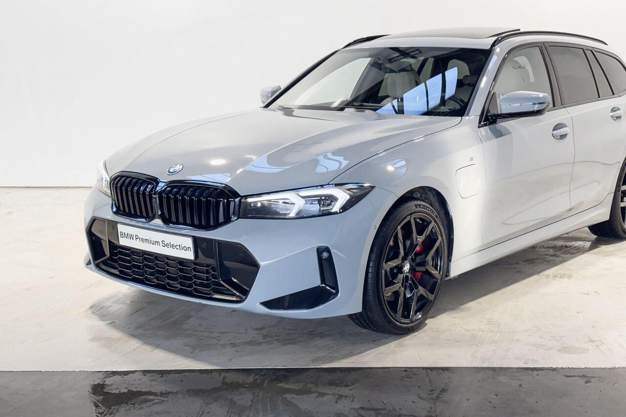 BMW 3-SERIE Touring 330e Innovation Pack M Sportpakket Pro Aut.