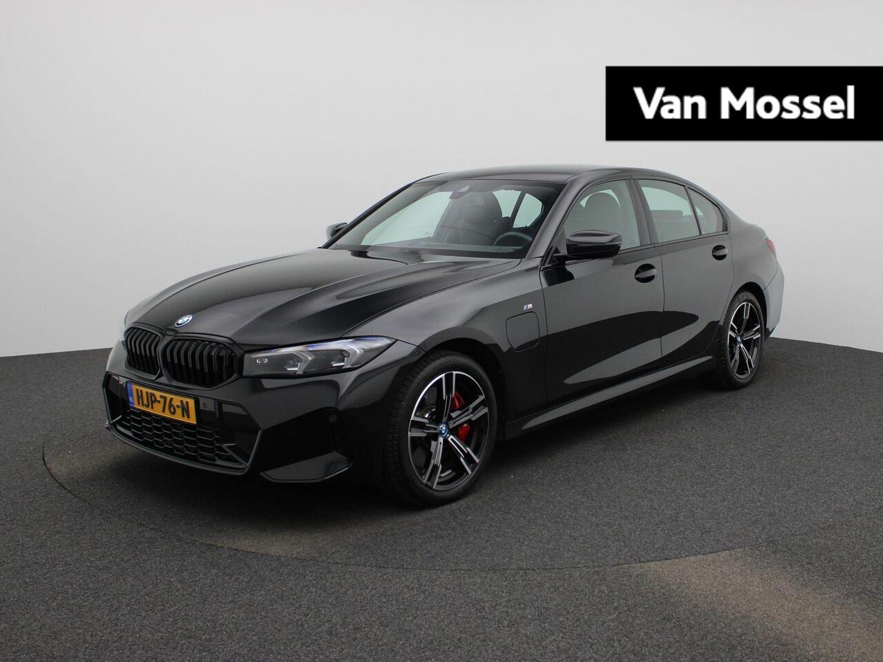BMW 3-SERIE 320e | Afneembare Trekhaak | M-Sportpakket | LCI | Live Cockpit Plus | PDC Voor + Achter | Full-Map Navigatie | Climate Control | Cruise Control | Licht- & Regensensor | Apple Carplay & Android Auto