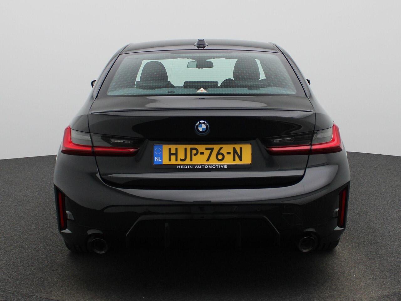 BMW 3-SERIE 320e | Afneembare Trekhaak | M-Sportpakket | LCI | Live Cockpit Plus | PDC Voor + Achter | Full-Map Navigatie | Climate Control | Cruise Control | Licht- & Regensensor | Apple Carplay & Android Auto