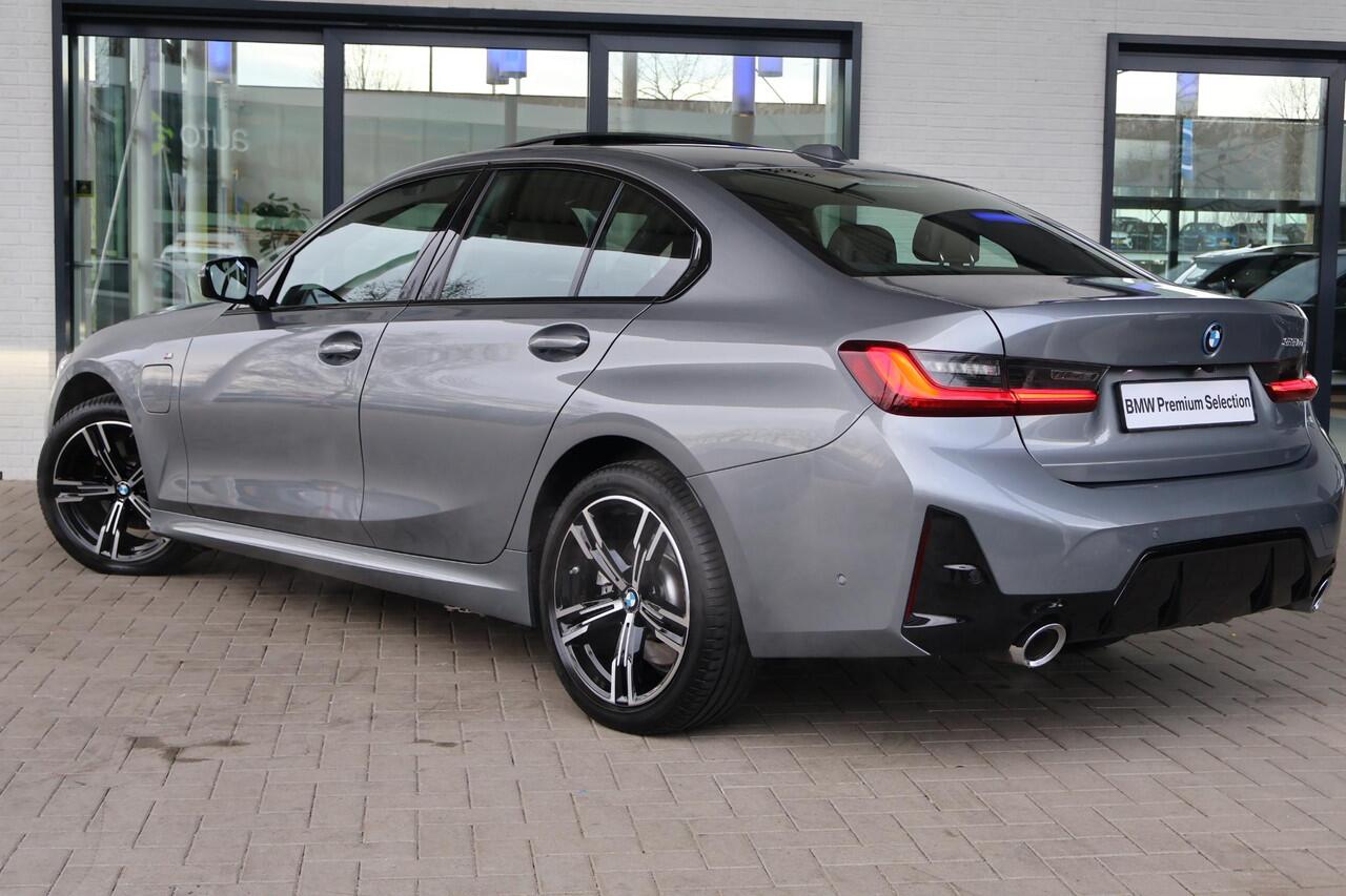 BMW 3-SERIE 330e | M Sportpakket | Comfort Pack | Panorama Dak